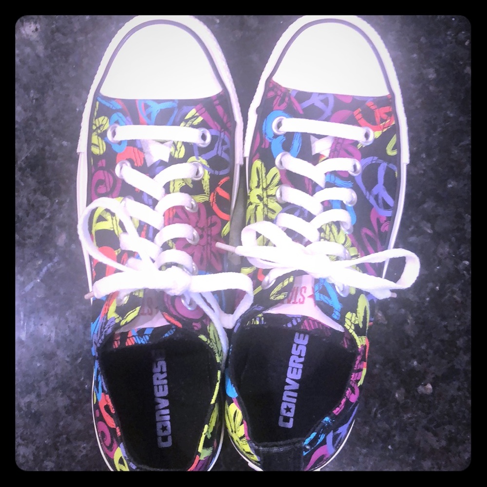 Converse All Star ☮️, ❤️,🌸 Lo-Top Sneakers Sz 9